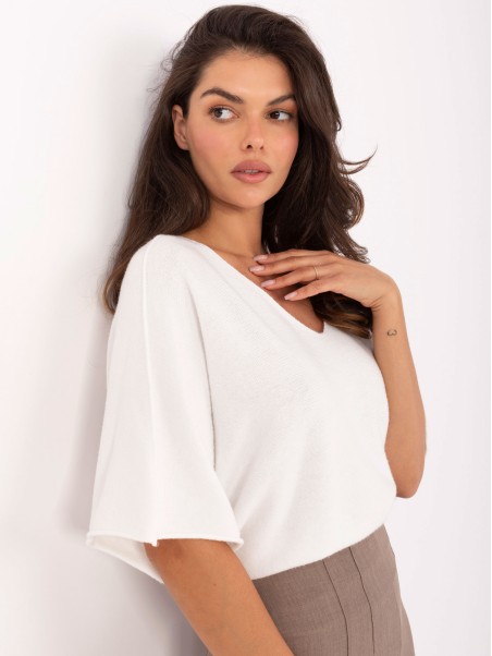 Megztinis-IT-SW-2202.52-baltas