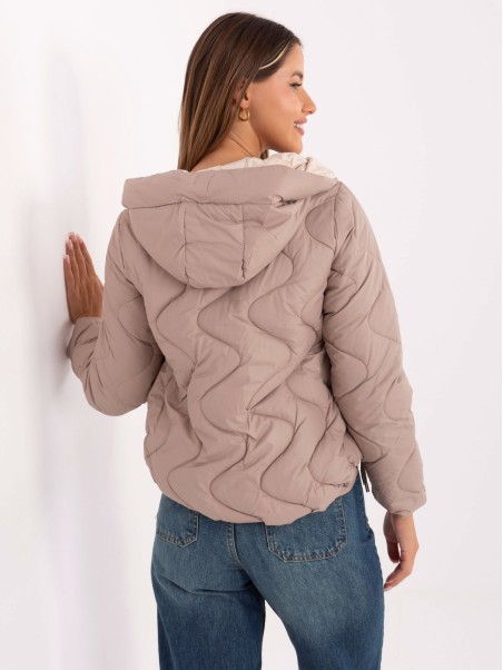 Moteriška striukė su gobtuvu