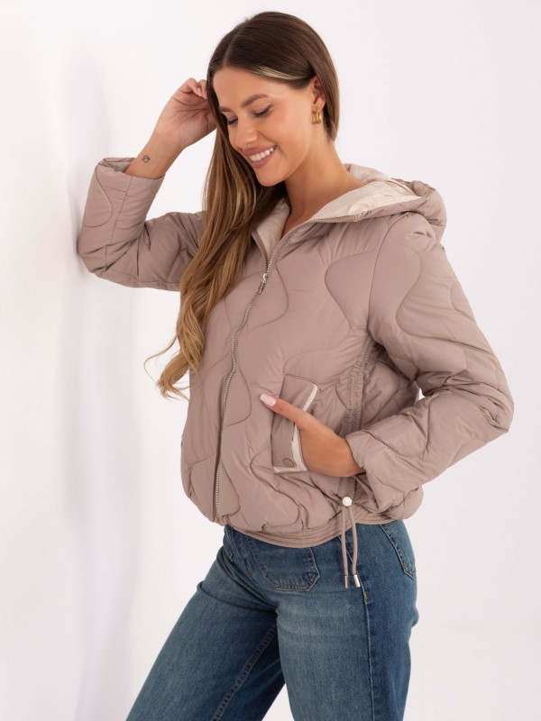 Moteriška striukė su gobtuvu