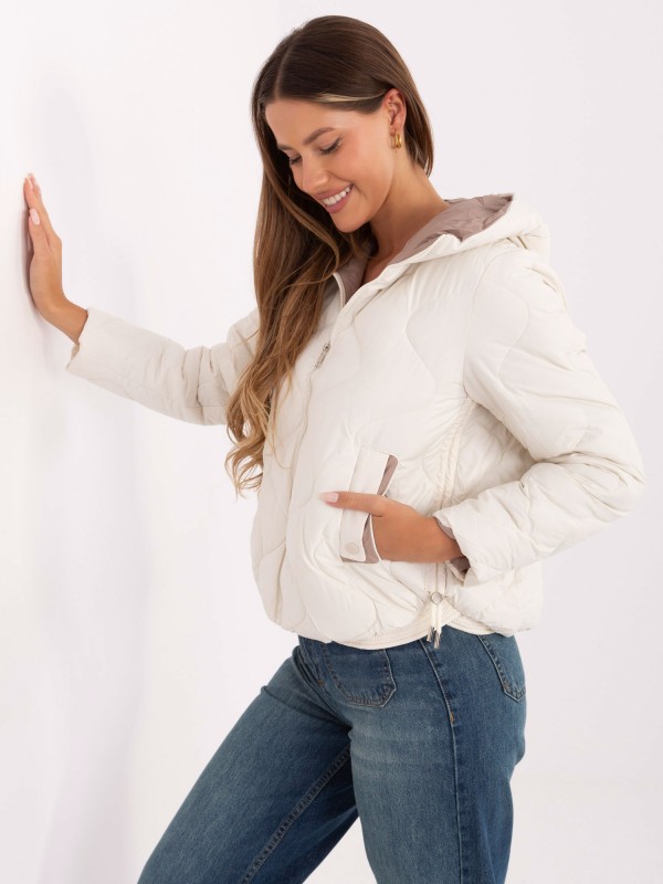 Moteriška striukė su gobtuvu 2