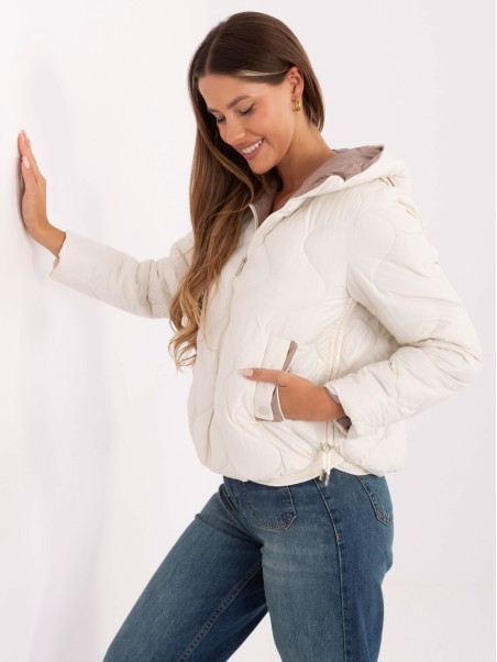 Moteriška striukė su gobtuvu