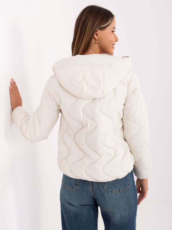 Moteriška striukė su gobtuvu