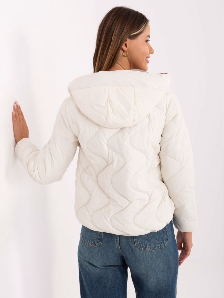 Moteriška striukė su gobtuvu