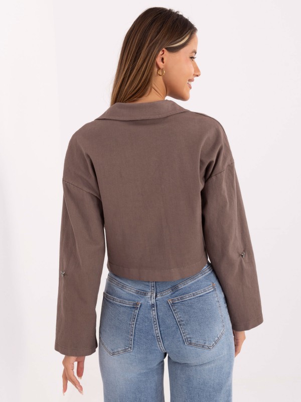 Stilingas trumpas švarkelis su apykakle