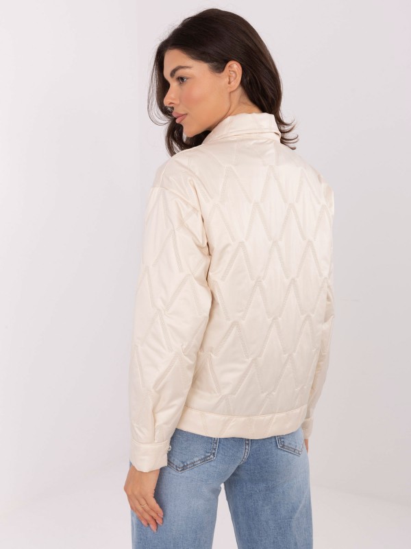 Madinga dygsniuota striukė