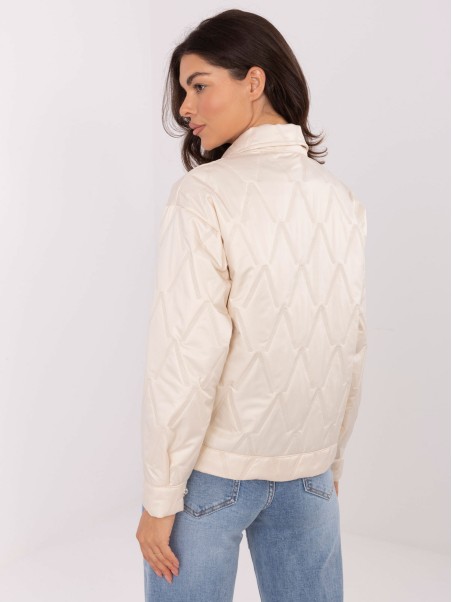 Madinga dygsniuota striukė