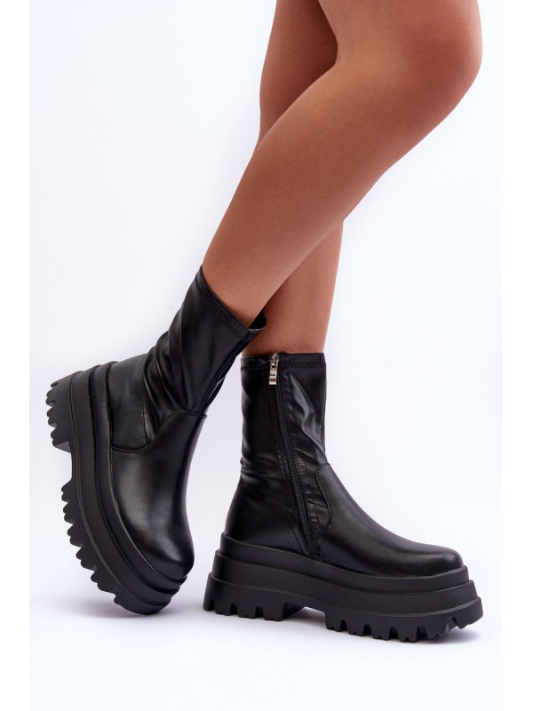 Leather Boots on a Massive Platform Black Luinai