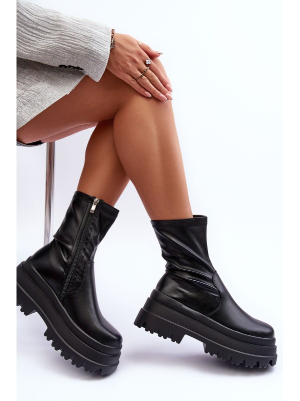Leather Boots on a Massive Platform Black Luinai
