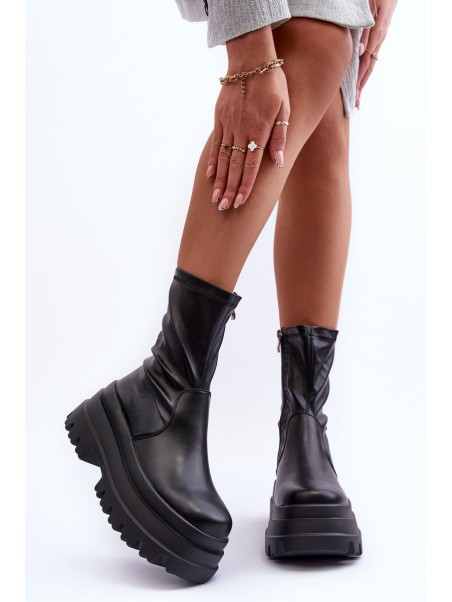 Leather Boots on a Massive Platform Black Luinai