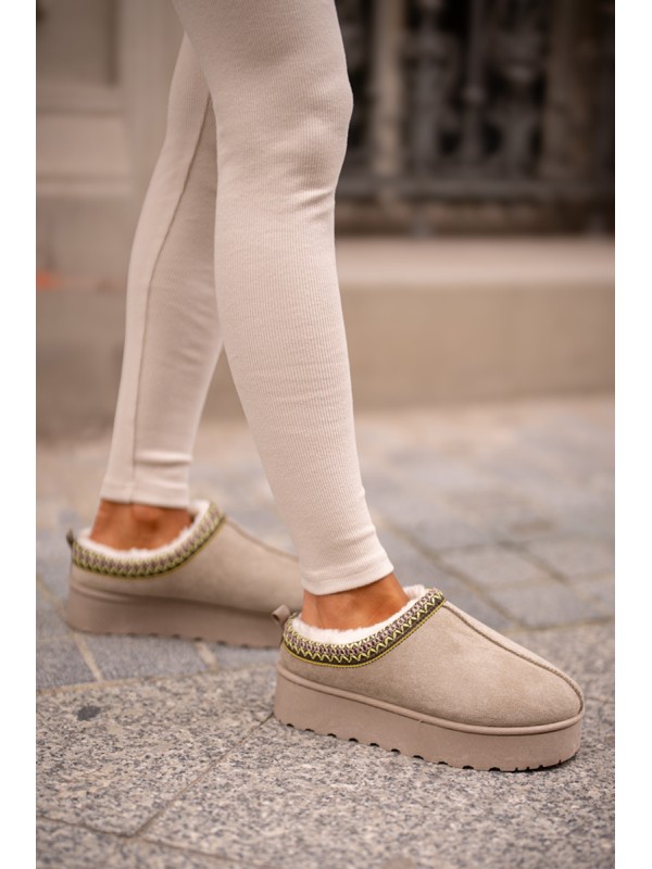 Women's Platform Winter Boots Insulated With Fur Green Straps