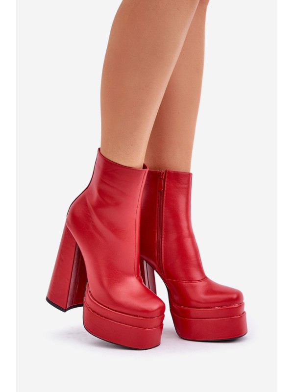 Boots On Massive Platform And Heel Insulated Red Selahra