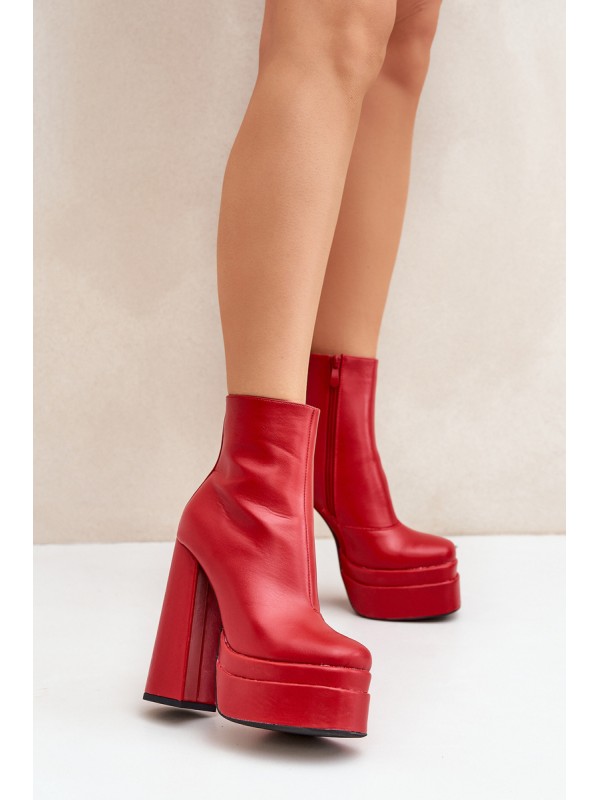 Boots On Massive Platform And Heel Insulated Red Selahra