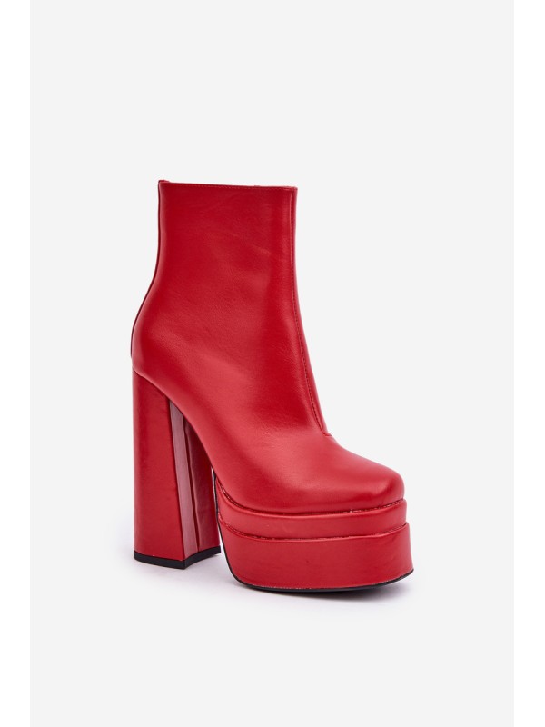 Boots On Massive Platform And Heel Insulated Red Selahra