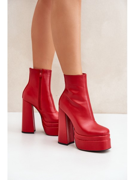 Boots On Massive Platform And Heel Insulated Red Selahra