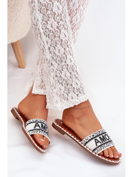 Ladies flat sandals with decoration Amore white Avelina