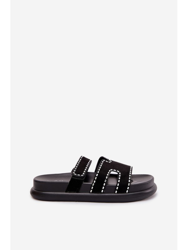 Women's Sandals With Decoration On The Platform Black Delyna