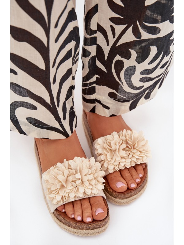 Ladies platform sandals with decorative flowers beige Tessara