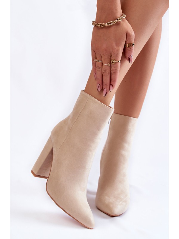 Elegant Suede Boots On a post Beige Ettany