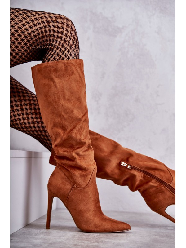 Classic Suede Black Boots On A Camel Ameya
