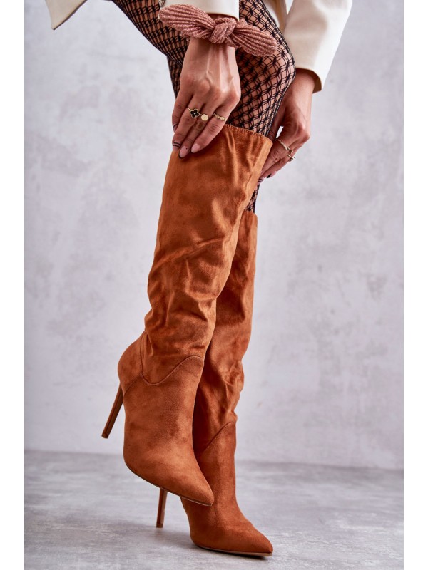 Classic Suede Black Boots On A Camel Ameya