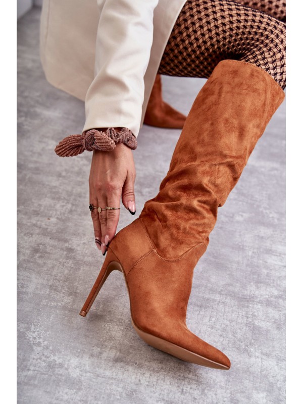 Classic Suede Black Boots On A Camel Ameya
