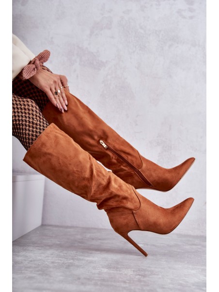 Classic Suede Black Boots On A Camel Ameya