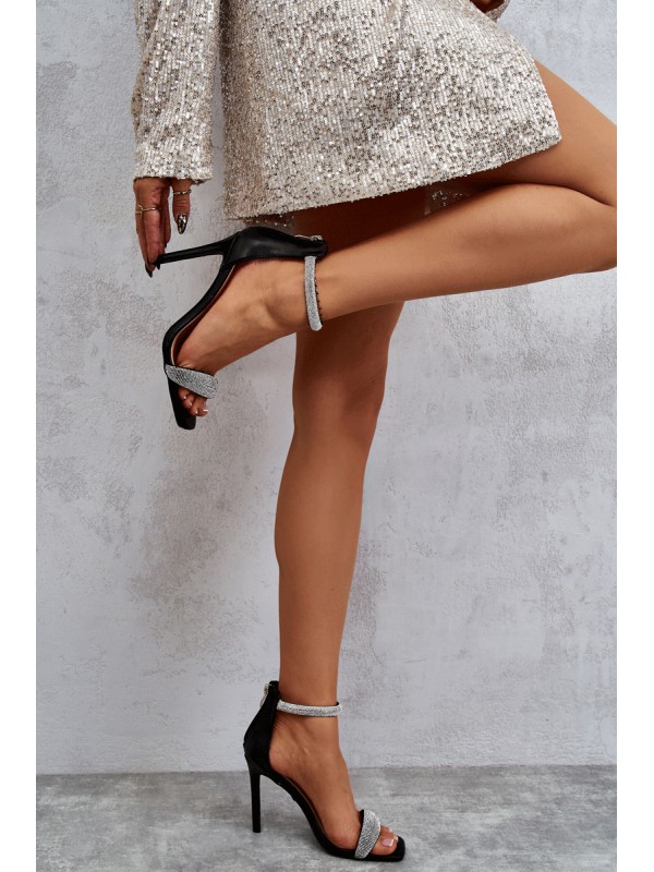 Elegant Sandals On A Heel Black Patricio