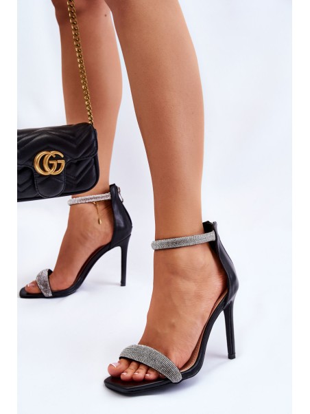 Elegant Sandals On A Heel Black Patricio