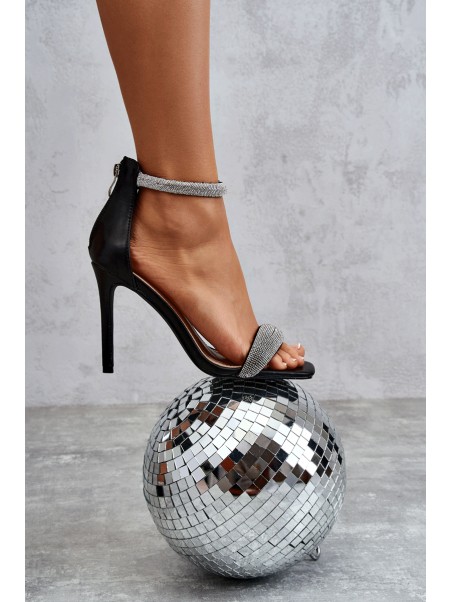 Elegant Sandals On A Heel Black Patricio