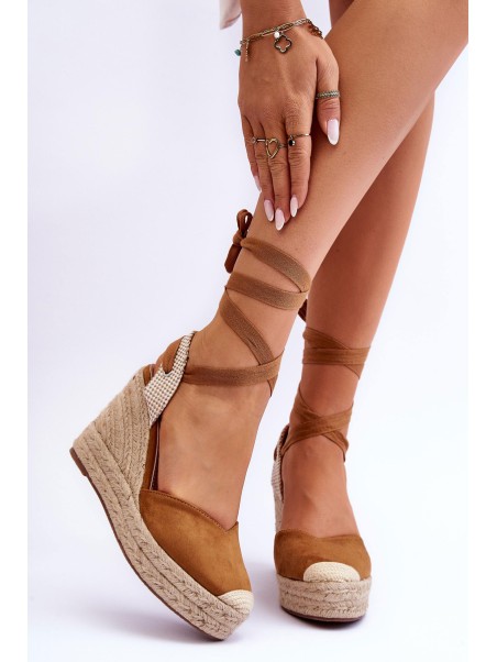 Tied Sandals On A High Wedge Camel Lendy