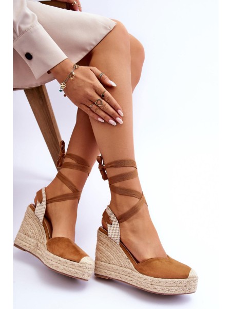 Tied Sandals On A High Wedge Camel Lendy