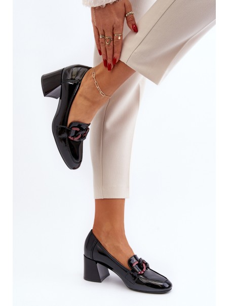 Black Patent Leather Pumps with Chain Paliotte
