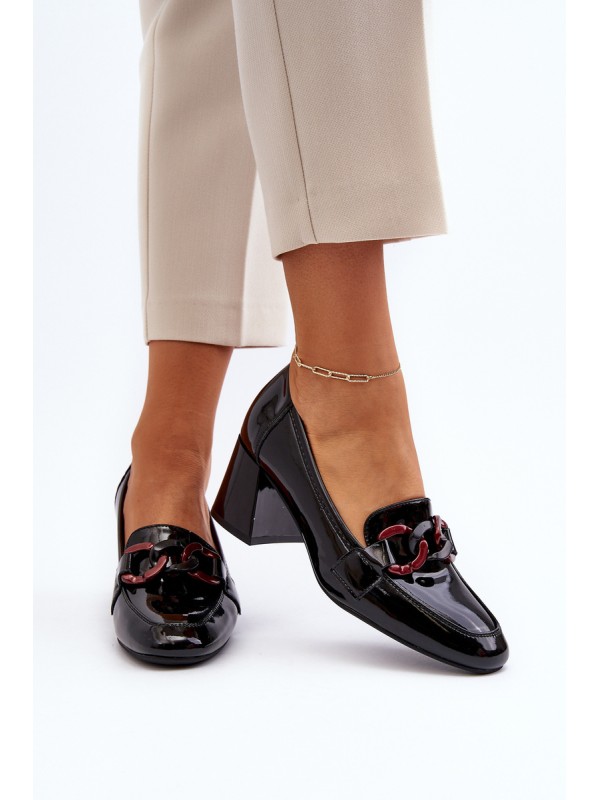 Black Patent Leather Pumps with Chain Paliotte