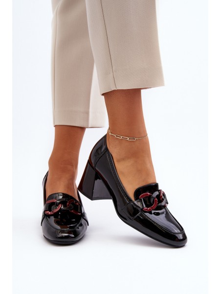 Black Patent Leather Pumps with Chain Paliotte