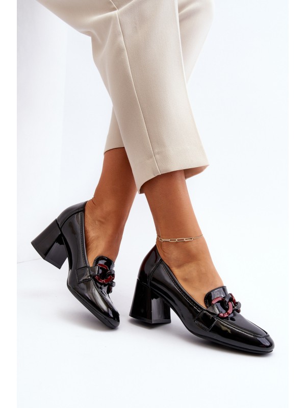 Black Patent Leather Pumps with Chain Paliotte