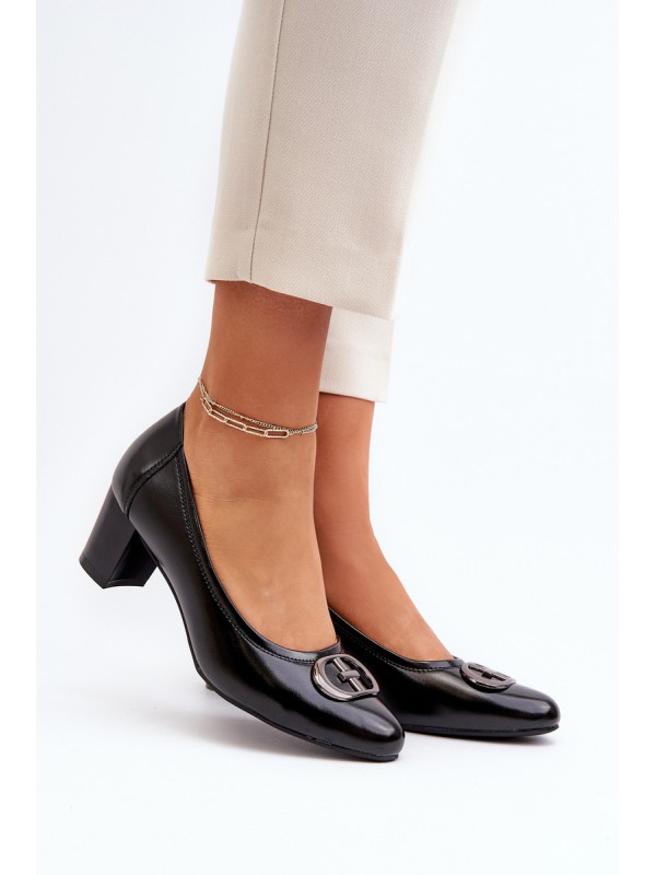 Black low heel pumps with embellishment Aeliris