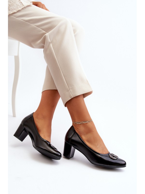Black low heel pumps with embellishment Aeliris