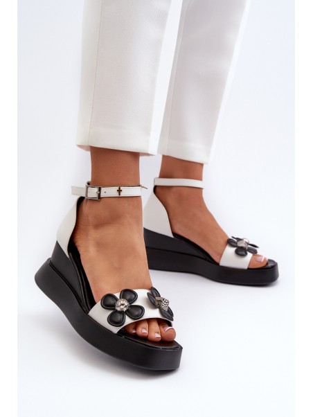 Women's Platform and Wedge Sandals with Flowers White Foviana
