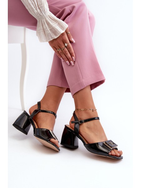 Elegant Lacquered Sandals with Heel Decoration Black D&A MR38-202