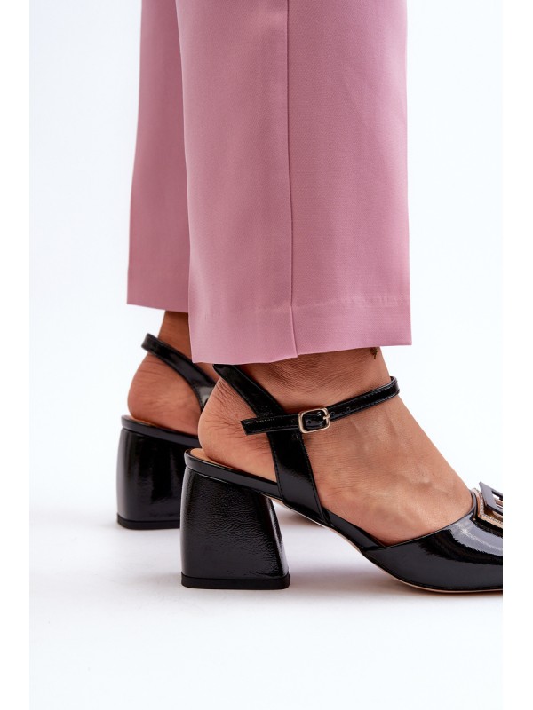 Elegant Lacquered Sandals with Heel Decoration Black D&A MR38-202