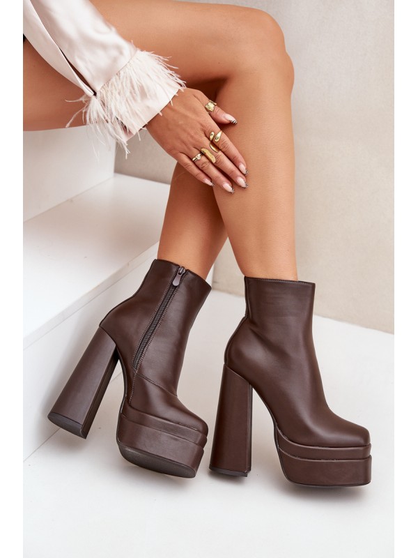 Boots On Massive Platform And Heel Insulated Chocolate Selahra