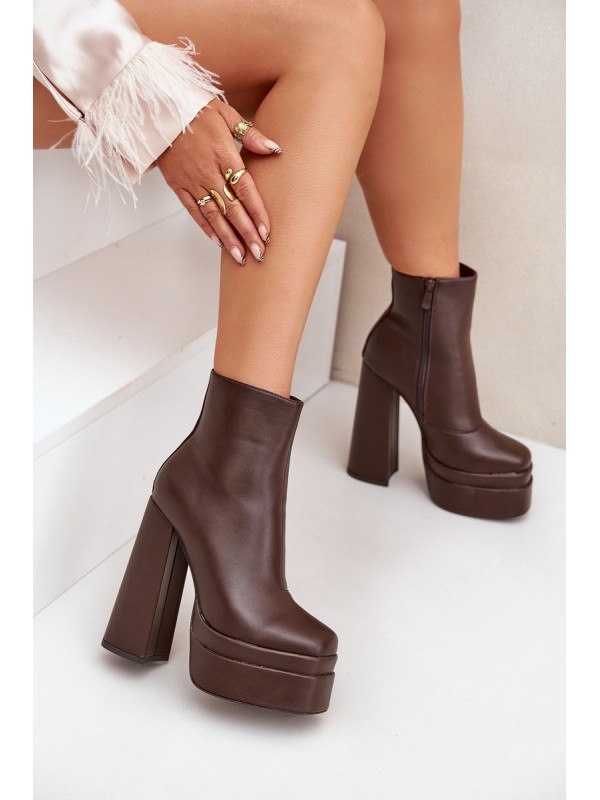 Boots On Massive Platform And Heel Insulated Chocolate Selahra