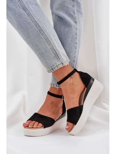 Lightweight platform sandals with a delicate wedge black Gillifia