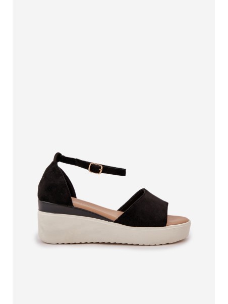 Lightweight platform sandals with a delicate wedge black Gillifia