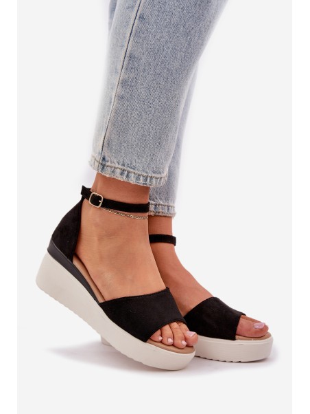 Lightweight platform sandals with a delicate wedge black Gillifia