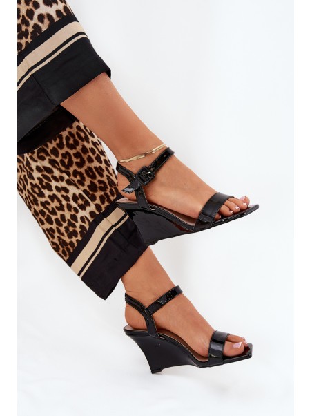 Lacquered Women's Wedge Sandals Black Vliraya