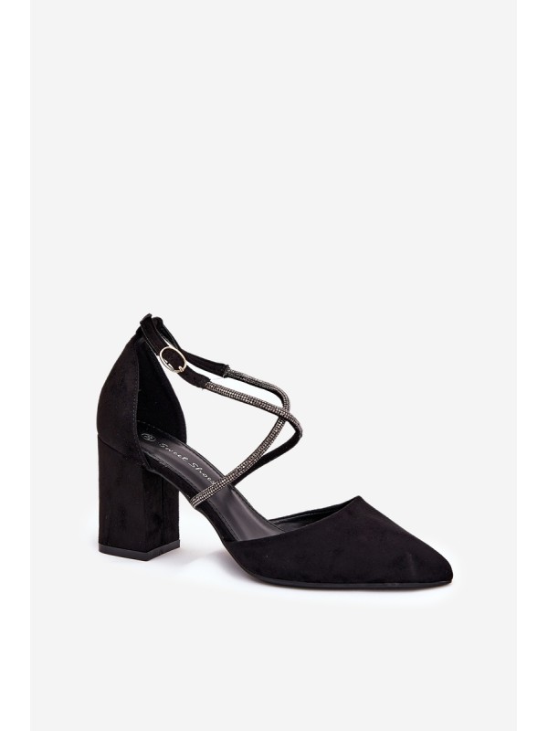 Pumps With Pointed Toes And Decorated Straps On A Heel Black Verithas