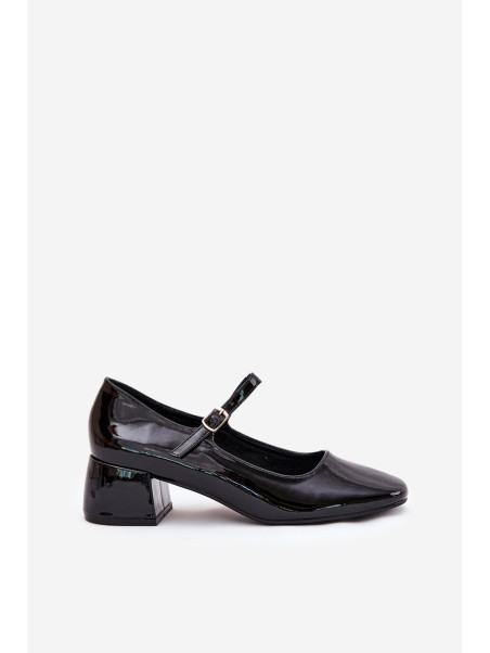 Lacquered Pumps With Strap And Buckle Black Savilae