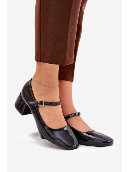 Lacquered Pumps With Strap And Buckle Black Savilae