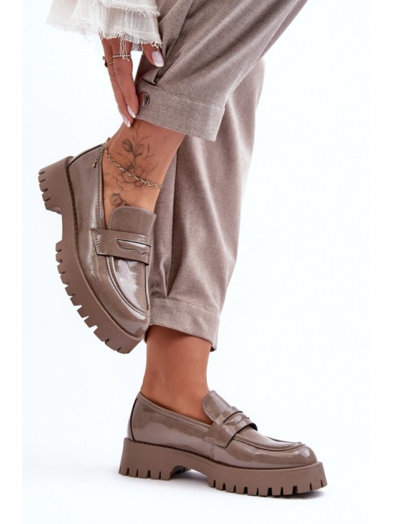 Lacquered Loafers on Flat Heel Beige Jannah 2